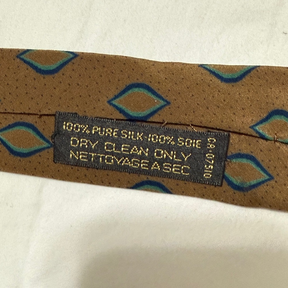 Giorgio Armani Brown Tie with Teal Diamond Design - Picture 3 of 3